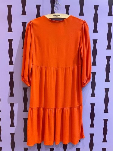 vestido dec v babado